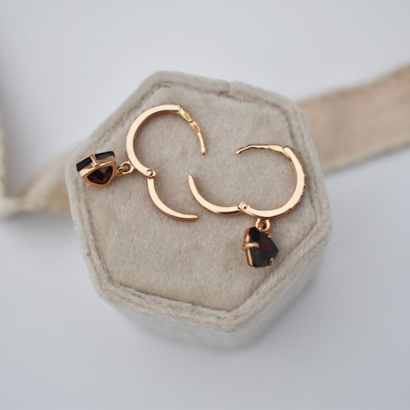 Small hoop earrings with garnet charm, classy basic earrings 14k rose gold - Picture 12 of 12